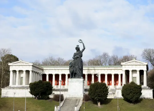 Auf Klassenfahrt mit HEROLÉ: Ruhmeshalle in München.