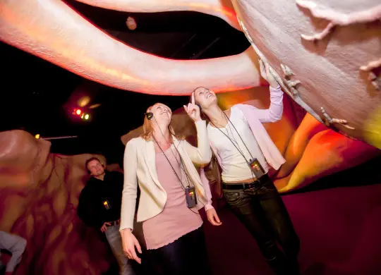 Auf Klassenfahrt mit HEROLÉ: Corpus Experience an der Niederländischen Nordseeküste