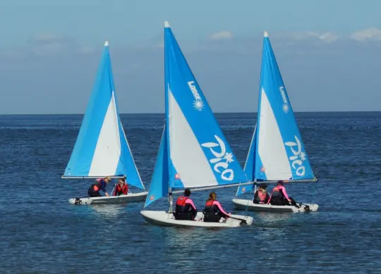 Wassersportprogramm Sylt an der Nordsee Auf Klassenfahrt mit HEROLÉ: Wassersportprogramm Sylt an der Nordsee.