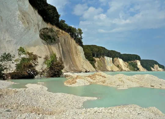 Auf Klassenfahrt mit HEROLÉ: Kreidefelsen auf Rügen an der Ostsee.