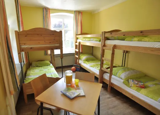 Auf Klassenfahrt mit HEROLÉ: Schloss Gadow Zimmeransicht in Prignitz.