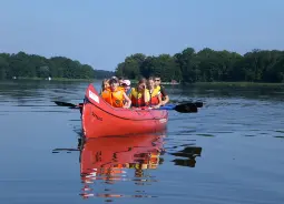Kanutour im Ruppiner Seenland  Auf Klassenfahrt mit HEROLÉ: Kanutour im Ruppiner Seenland.