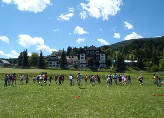Auf Klassenfahrt mit HEROLÉ: Erlebnisgästehaus Carinth Wiese im Salzburger Land.