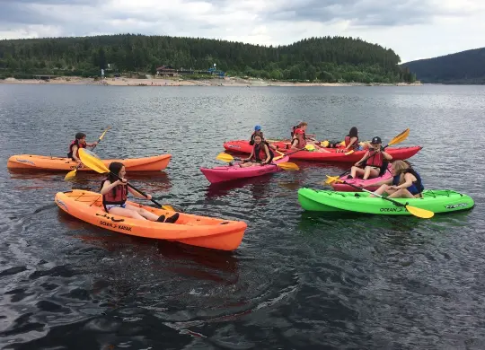 Auf Klassenfahrt mit HEROLÉ: Wassersporttag im Schwarzwald.