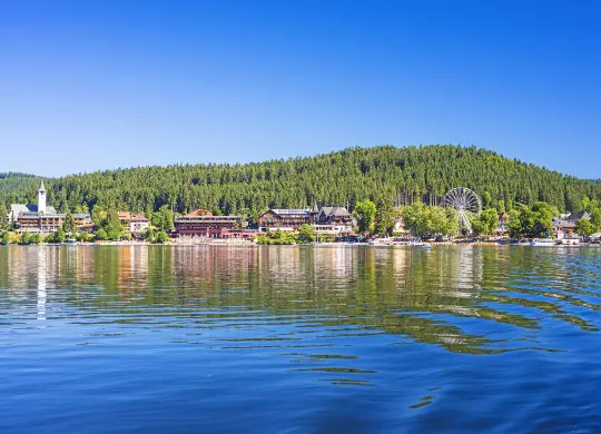 Auf Klassenfahrt mit HEROLÉ: Ausblick auf den Schluchsee im Schwarzwald.
