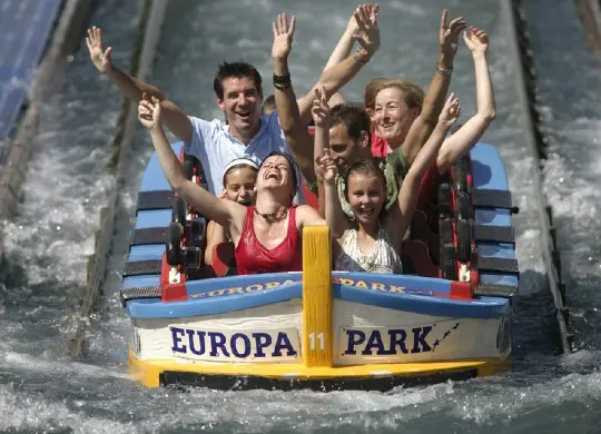 Auf Klassenfahrt mit HEROLÉ: Ausflug in den Europapark Rust in Straßburg.