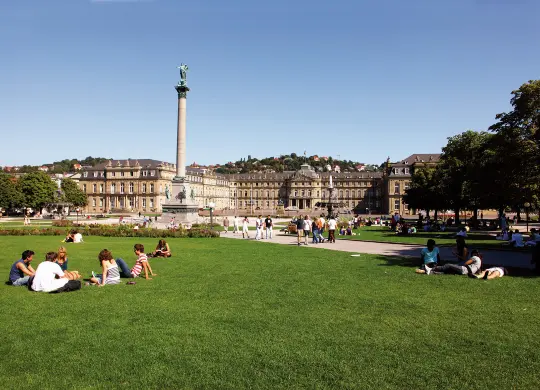 Auf Klassenfahrt mit HEROLÉ: Schlossplatz in Stuttgart.