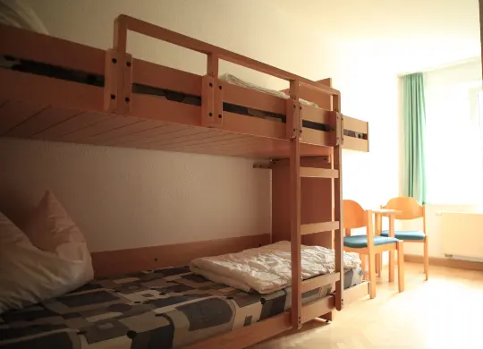 Auf Klassenfahrt mit HEROLÉ: Jugendherberge Maxim Gorki in Mehrbettzimmer in Weimar.