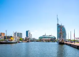 Klein Dubai an der Watterkant - Bremerhaven Auf Klassenfahrt mit HEROLÉ: Blick auf den Hafen von Bremerhaven