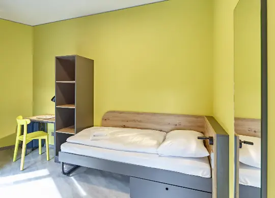 Auf Klassenfahrt mit HEROLÉ: Einzelzimmer MEININGER Hotel Köln