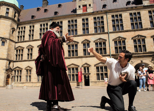 Kopenhagen - Ausflug zum Hamletschloß in Helsingör Auf Klassenfahrt mit HEROLÉ: Kopenhagen Hamletschloß Kronborg in Helsingör. To be, or not to be!