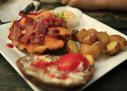 Ein einzigartiger dänischer Burger in Kopenhagen Auf Klassenfahrt mit HEROLÉ: Nutzen Sie die Möglichkeit auf Ihrer Klassenreise einen originalen dänischen Burger in Kopenhagen zu essen