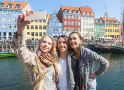 Selfie am  Hafen in Kopenhagen  Auf Klassenfahrt mit HEROLÉ: Selfie am  Hafen in Kopenhagen.