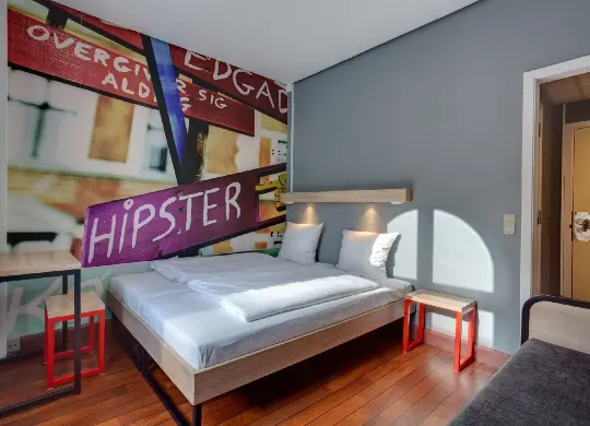 Urban House-MEININGER in Kopenhagen Auf Klassenfahrt mit HEROLÉ: Doppelzimmer im MEININGER Urban House in Kopenhagen