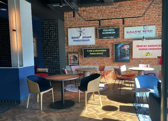 Auf Klassenfahrt mit HEROLÉ: Lounge im MEININGER Hotel Krakau