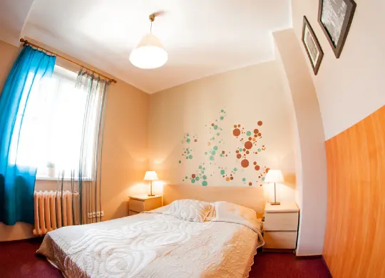 Auf Klassenfahrt mit HEROLÉ: Premium Hostel Doppelzimmer in Krakau.