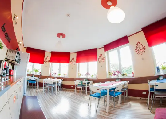 Auf Klassenfahrt mit HEROLÉ: Premium Hostel Küche in Krakau.