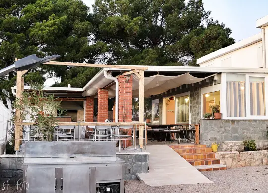 Auf Klassenfahrt mit HEROLÉ: Kvarner Bucht Terrasse im Hostel Kantun