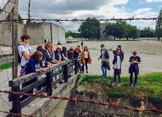Auf Klassenfahrt mit HEROLÉ: KZ-Gedenkstätte in Dachau