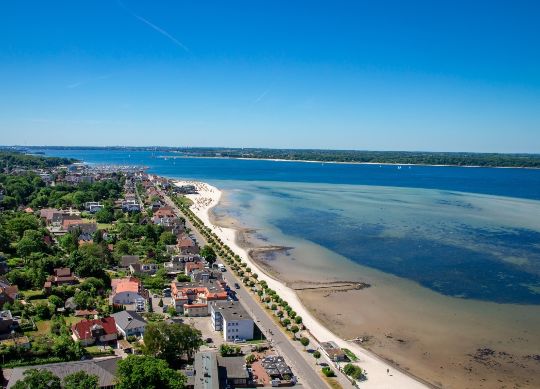 Laboe nahe Kiel Auf Klassenfahrt mit HEROLÉ: Strand von Laboe nahe Kiel