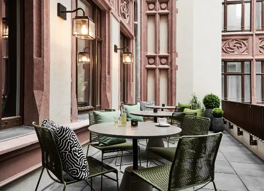 Auf Klassenfahrt mit HEROLÉ: Terrasse im Groners Leipzig