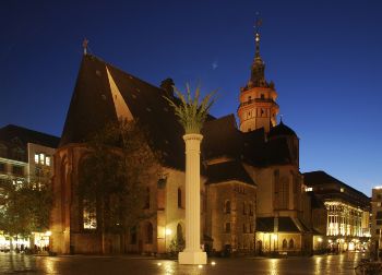 Nikolaikirche in Leipzig Auf Klassenfahrt mit HEROLÉ: Dieer Nikolaikirche am Abend. in Leipzig