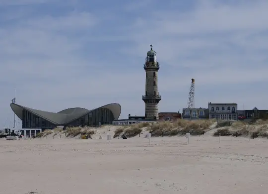 Auf Klassenfahrt mit HEROLÉ: Leuchtturm und Teepott in Warnemünde