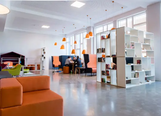 Lobby im A&O Hostel in Kopenhagen Norrebro Auf Klassenfahrt mit HEROLÉ: Lobby im A&O Hostel Kopenhagen Norrebro