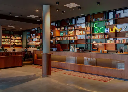 Auf Klassenfahrt mit HEROLÉ: Lobby und Rezeption im schulz Hotel Berlin