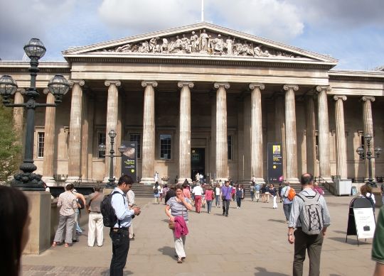 Blick auf das British Museum in London Auf Klassenfahrt mit HEROLÉ: Besuchen Sie auch das British Museum in London