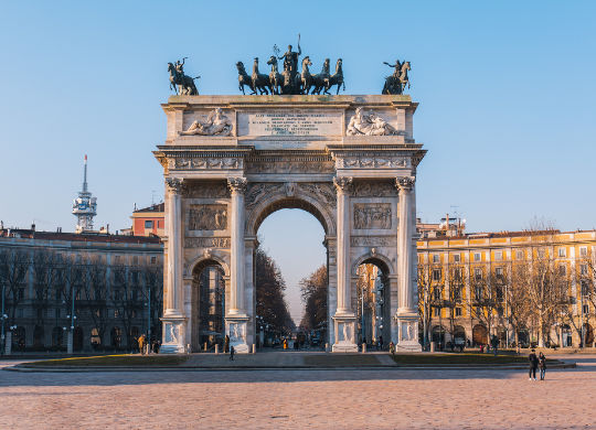 Klassenfahrten Mailand - Arco della Pace Klassenfahrten Mailand - Blick auf den Triumphbogen auf der Piazza Sempione