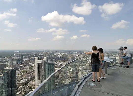 Auf Klassenfahrt mit HEROLÉ: Main-Tower Aussichtsplattform in Frankfurt