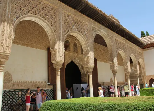Auf Klassenfahrt mit HEROLÉ: Alcazar-Palast in Málaga.