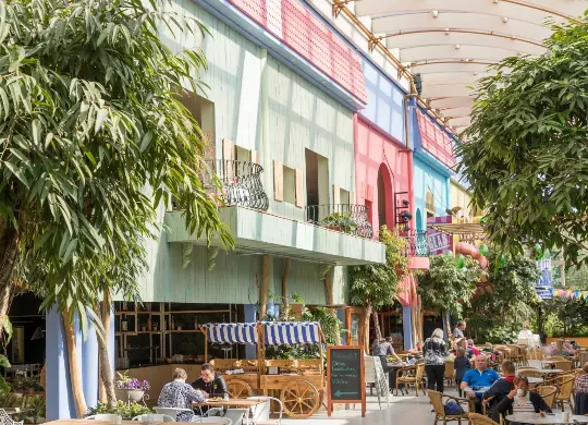 Market Dome im Center Parcs Ferienpark Nordseeküste Auf Klassenfahrt mit HEROLÉ: Market Dome im Center Parcs Ferienpark Nordseeküste