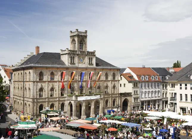 Markt in Weimar Auf Klassenfahrt mit HEROLÉ: Markt in Weimar.