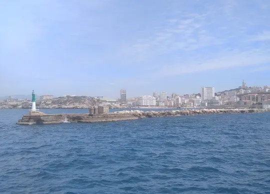 Marseille Auf Klassenfahrt mit HEROLÉ: Auf Bootsfahrt zu den Calanques