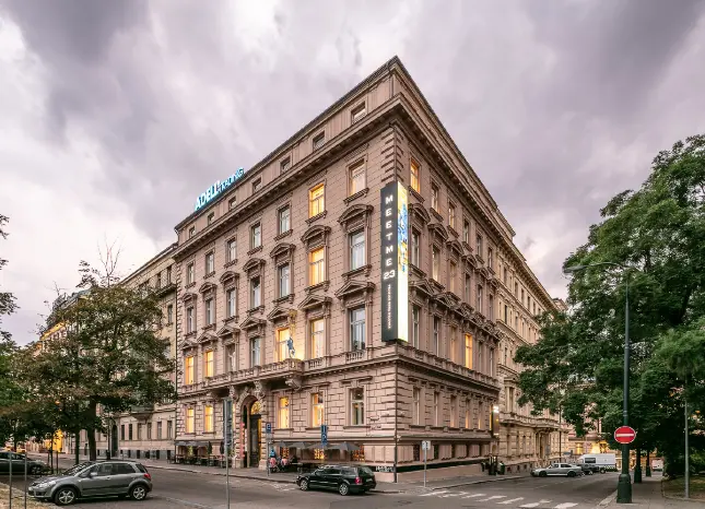 Auf Klassenfahrt mit HEROLÉ: Meet Me23 Hostel in Prag