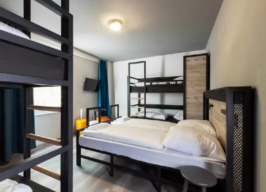 Auf Klassenfahrt mit HEROLÉ: Mehrbettzimmer im A&O Köln Neumarkt