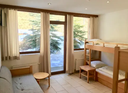 Auf Klassenfahrt mit HEROLÉ: Mehrbettzimmer im Hotel Josef in Hüttau - Salzburger Land
