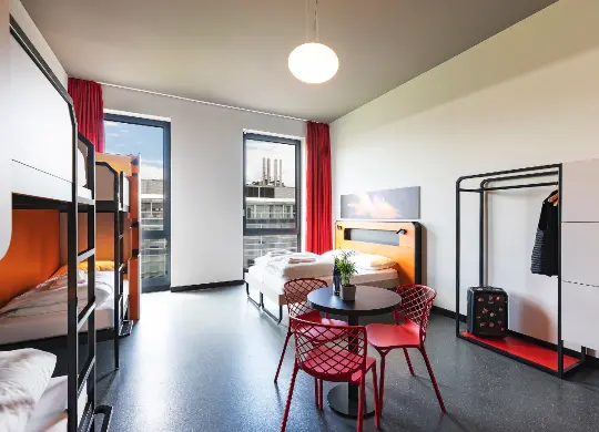 Auf Klassenfahrt mit HEROLÉ: Mehrbettzimmer im MEININGER Hotel in Genf