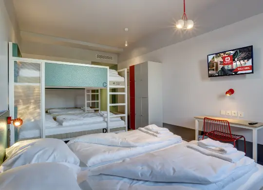 Auf Klassenfahrt mit HEROLÉ: Mehrbettzimmer im MEININGER Hotel in Paris