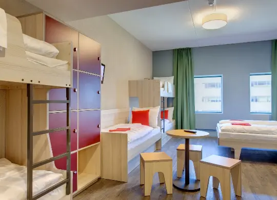 Auf Klassenfahrt mit HEROLÉ: Mehrbettzimmer im Meininger Hotel Amsterdam