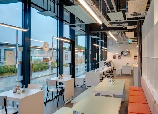 Auf Klassenfahrt mit HEROLÉ: Frühstücksbereich MEININGER Hotel Heidelberg