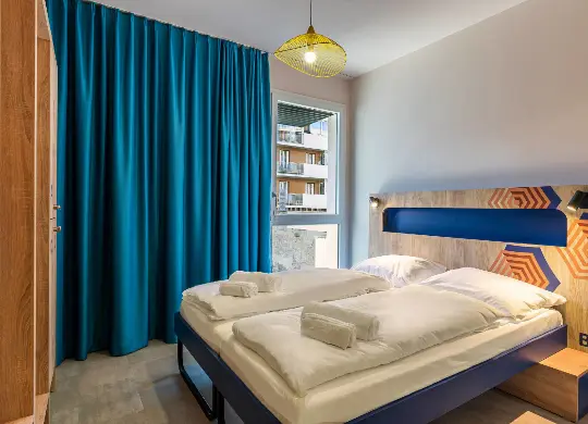 Auf Klassenfahrt mit HEROLÉ: Doppelzimmer im MEININGER Hotel in Marseille