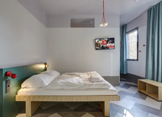 Auf Klassenfahrt mit HEROLÉ: Ein typisches Doppelzimmer im MEININGER Hotel in Paris