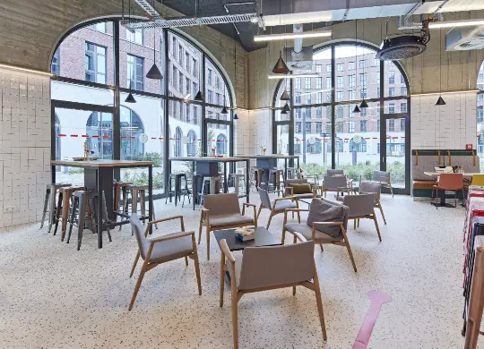 Auf Klassenfahrt mit HEROLÉ: Lobby MEININGER Hotel Köln