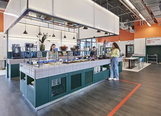 Auf Klassenfahrt mit HEROLÉ: Frühstücksraum MEININGER Hotel Köln