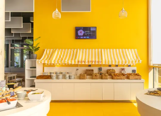 Auf Klassenfahrt mit HEROLÉ: Frühstücksbuffet im MEININGER Hotel Paris