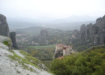 Meteora Köster in Griechenland Auf Klassenfahrt mit HEROLÉ: Besuchen Sie die Meteora Köster in Griechenland