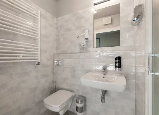 Auf Klassenfahrt mit HEROLÉ: Moderne Bäder im a&o Hostel in Budapest